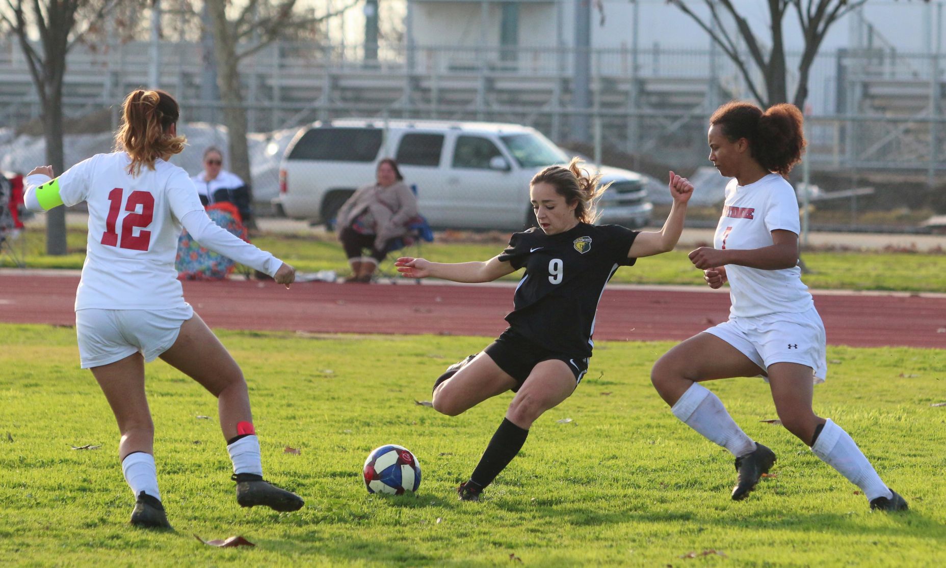 Fagundes’ goal downs Spartans, SP takes sole possession of first